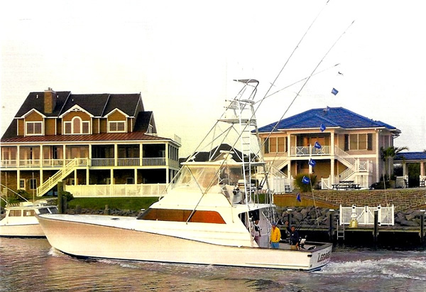 A picture of the hattitude sport fishing charter boat